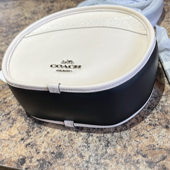 Coach Canteen Crossbody In Colorblock - Picture 4 of 6